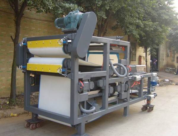 Chinese medicine residue dehydration machine